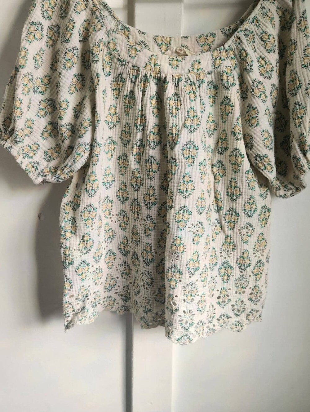 Solitaire Floral Eyelet Gauze Peasant Top | Size Large | Cottagecore BohoPrice